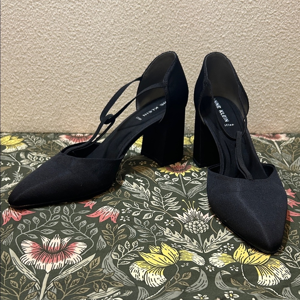 Elegant Anne Klein iFlex Black Women's Heels